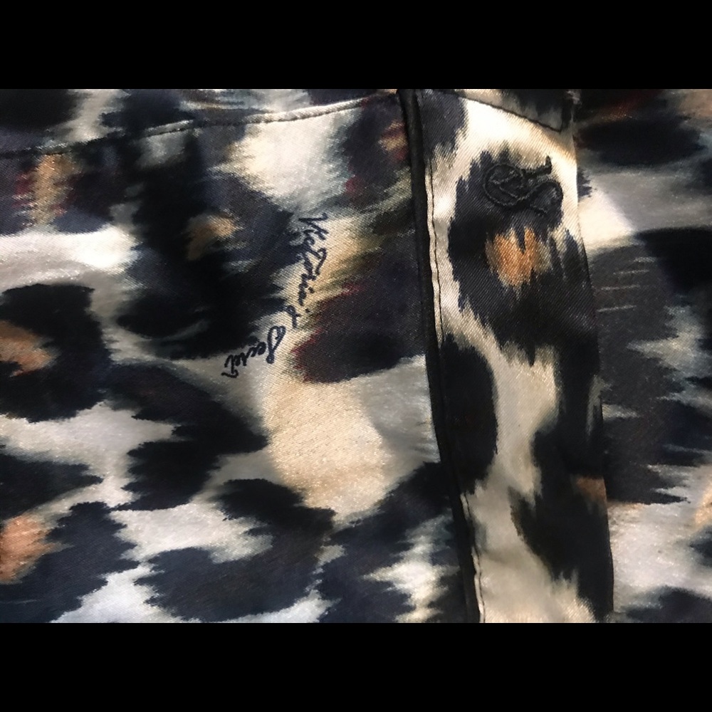 Practically new VS leopard satin pajamas - Picture 5 of 7